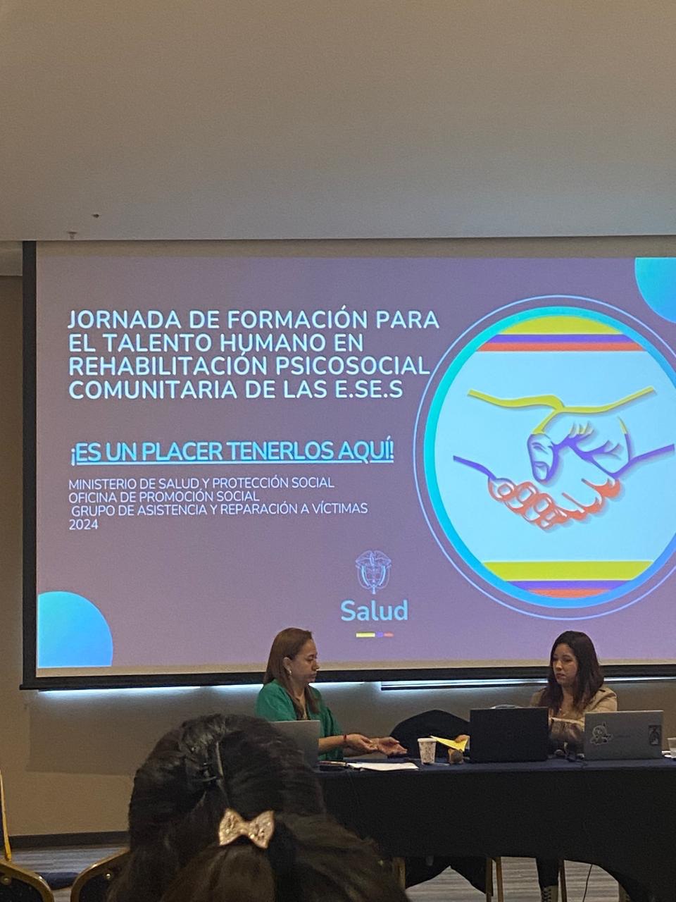 photo 4960863226506095920 y