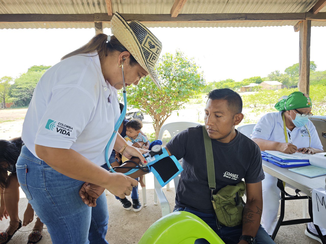 photo 4960863226506095962 y