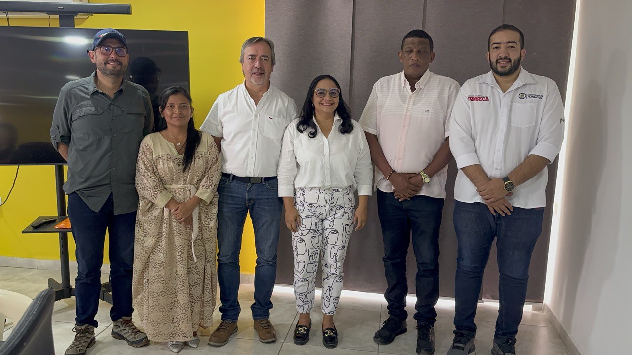 photo 5026235033932901569 y