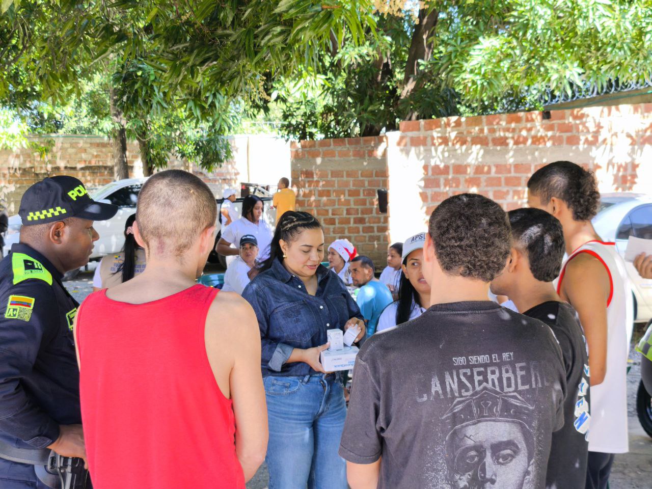 photo 5105356169840537179 y