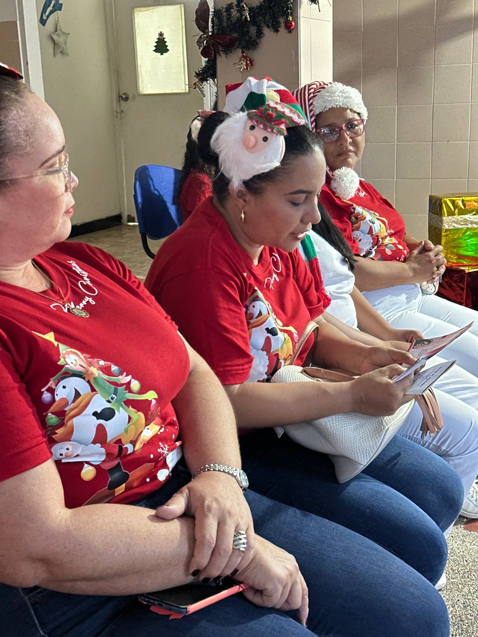 🟢 #Navidad2024 🎄 La Dra. Diana milena Molina Peñaranda Gerente de la E.S.E. Hospital San Agustín, les desea A Todos Los Empleados de Nuestra Familia San Agustín. “Que, En estas #fiestas, deseo que la dicha, la prosperidad y el amor se multipliquen en tu v